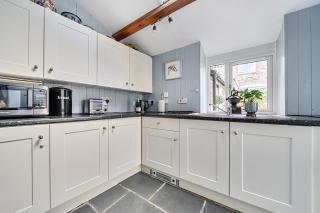 Mews Cottage - 1
