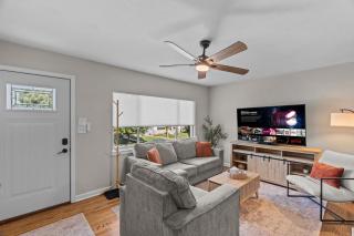 Cozy City Gem 5 Location - Backyard -Office-Gym - 9