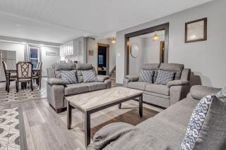 Renovated 6BR 2BA Minutes from Falls and Casino - 1