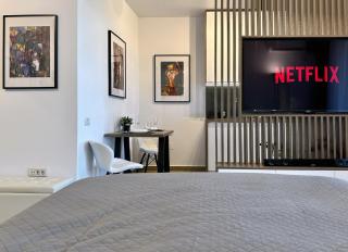 New! Skyline Luxury Studio Suite - 6