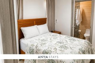 ANYA 4 Tropical 1BR Retreat with Private Terrace - 0