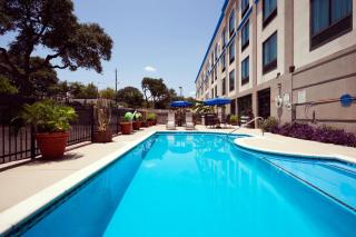 Holiday Inn Express & Suites Austin North Central by IHG - 6