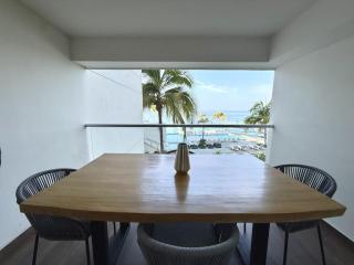 Wake Up to Ocean Views and Complimentary Breakfast - 4