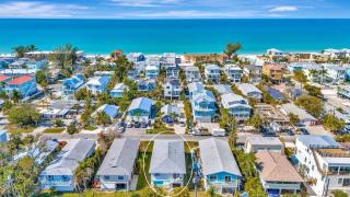 Large Group Getaway | Entire Duplex Walk to Beach - 7
