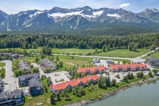 Riverside Way Pet-Friendly by StayIn - 0