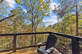 Ozark Treehouse with Hot Tub near Beaver Lake - 2