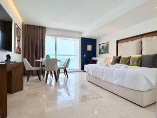 Sky-High Oceanfront Retreat for Two – Romantic 27th Floor Stay by Moikkarentals - 8