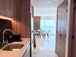 Sky-High Oceanfront Retreat for Two – Romantic 27th Floor Stay by Moikkarentals - 6