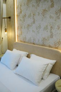 ARZ Luxury 1BHK WiFi Pool Self Check-in - 6