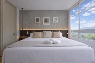 Skyline View, Private Jacuzzi, AC and King Bed - 8