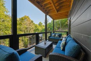 Enjoy Stairway to Heaven a Modern Secluded Cabin with Hot Tub Sleeps 6 Minutes from Dollywood PF Gatlinburg - 4