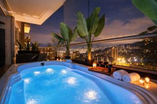 Skyline View, Private Jacuzzi, AC and King Bed - 7