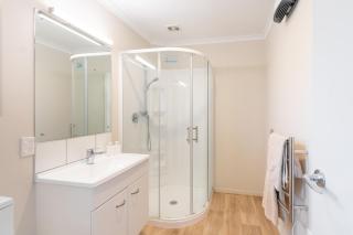 Modern Mackenzie Escape - 2