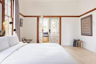 Walk to the Beach from a Stunning Elwood Apartment - 1