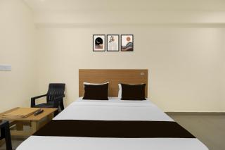 Hotel O SVR Grand Luxury Rooms - 1