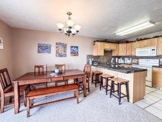Lakeview Condo 871 3 - 9