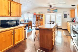 Spacious Family Home w/ Kayak + Deck on Bear Lake! - 4