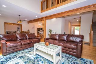 Lakey McLakeHouse - 2