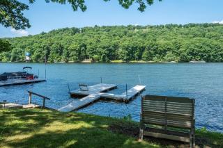 Gone Fish Inn - 8