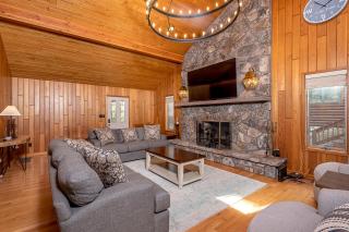 Gone Fish Inn - 3