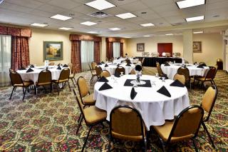Holiday Inn Hotel & Suites Ann Arbor University of Michigan Area by IHG - 3