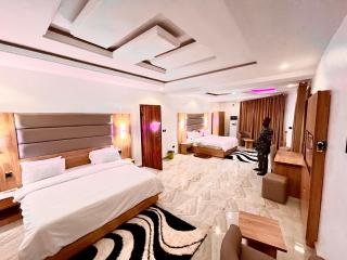 De New Dawn DND Hotel And Lounge - 1