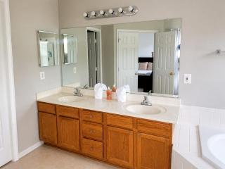 Spacious Woodbridge Retreat with Patio - 9