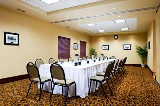 Holiday Inn & Suites Lloydminster by IHG - 3