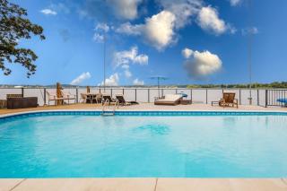 The Grand View on Pistakee Lake Pool Pier Stunning Panoramic Lake Views - 4