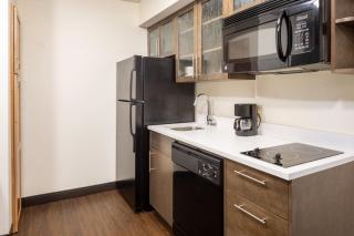 Candlewood Suites Windsor Locks by IHG - 8