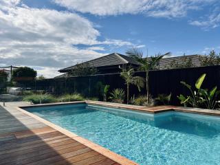 Mapua retreat with pool & hot tub - by Alisa Property - 5