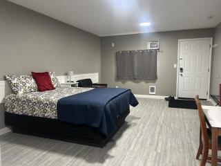 Riverside Motel and Suites - 5