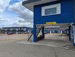 Riverside Motel and Suites - 9