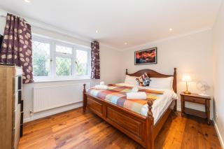 Spacious 6BR Home, Contrac Stay, 3-Car Parking - 9