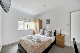 Surrey 5-Bed Home for Groups Business Stays - Pass the Keys - 7
