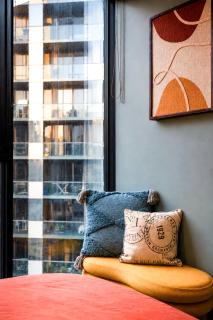 SOUBA Modern & Unique 2BR Apt - Free Parking Pool & Gym - 5