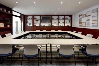 Holiday Inn & Suites Montreal Airport by IHG - 8