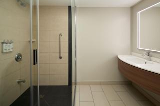 Holiday Inn & Suites Montreal Airport by IHG - 5