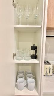 CBD 2 Bed, 2 Bath Townhouse and Parking - 8