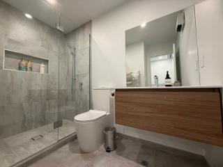 Luxury And Tranquil CBD 2 Bed and Parking! - 4