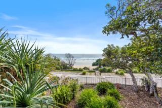 Waves 8 - Beachfront with pool - 9