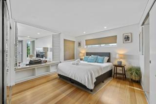 Waves 8 - Beachfront with pool - Point Lookout - 2