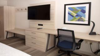 Holiday Inn Express & Suites - Marion by IHG - 6
