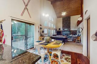 Bearfoot Getaway - 5