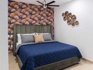 Beachfront Condo for Couples - 5