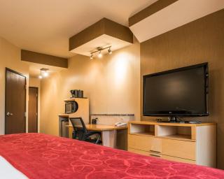 Comfort Suites - Monroeville - 9