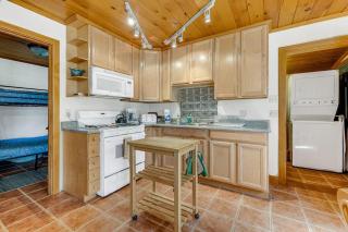 Yosemite Mountain Cottage - 3