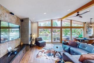 Luxury on the Lake - 9