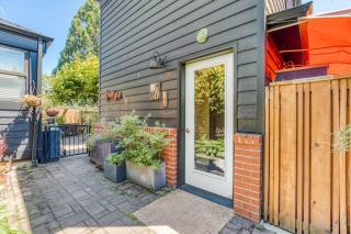 Upscale NE Portland Guesthouse - 9