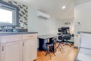 Upscale NE Portland Guesthouse - 1